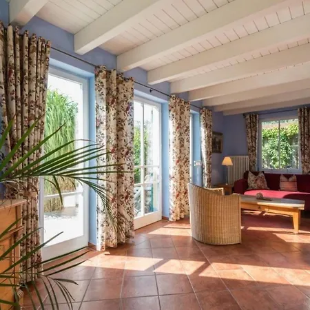 Ferienhaus Reetdachhaus Möwe Mit Schwimmteich In Krienke